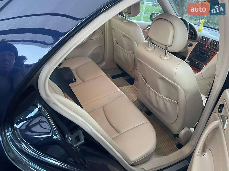 Седан Mercedes-Benz C-Class 2002 в Житомире