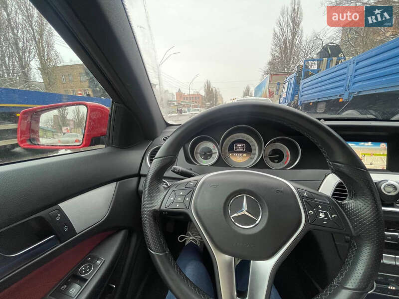 Купе Mercedes-Benz C-Class 2011 в Киеве