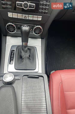 Купе Mercedes-Benz C-Class 2011 в Киеве