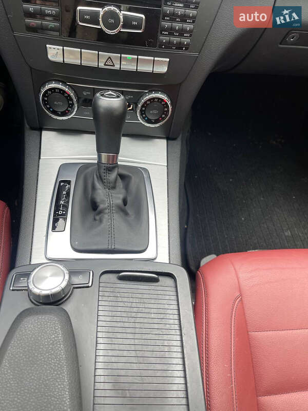 Купе Mercedes-Benz C-Class 2011 в Киеве