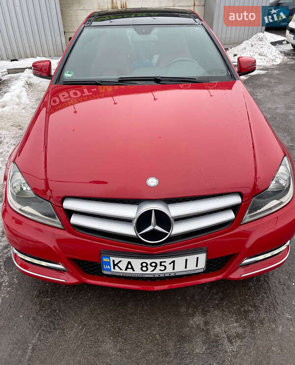Купе Mercedes-Benz C-Class 2011 в Киеве