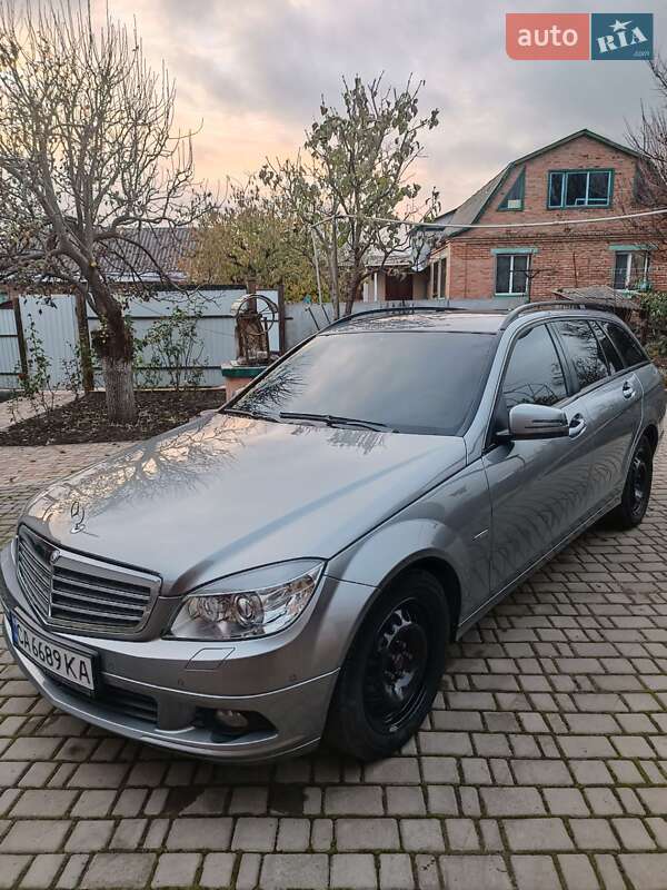 Универсал Mercedes-Benz C-Class 2010 в 