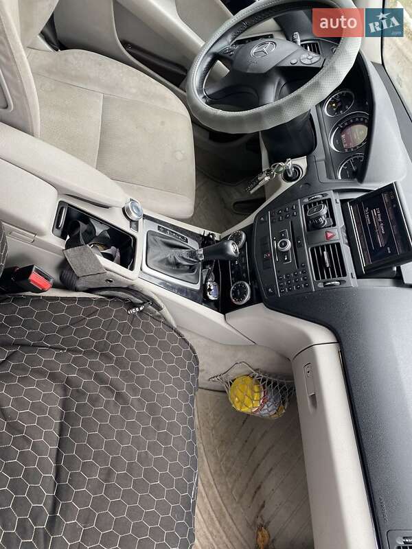 Универсал Mercedes-Benz C-Class 2010 в Киеве