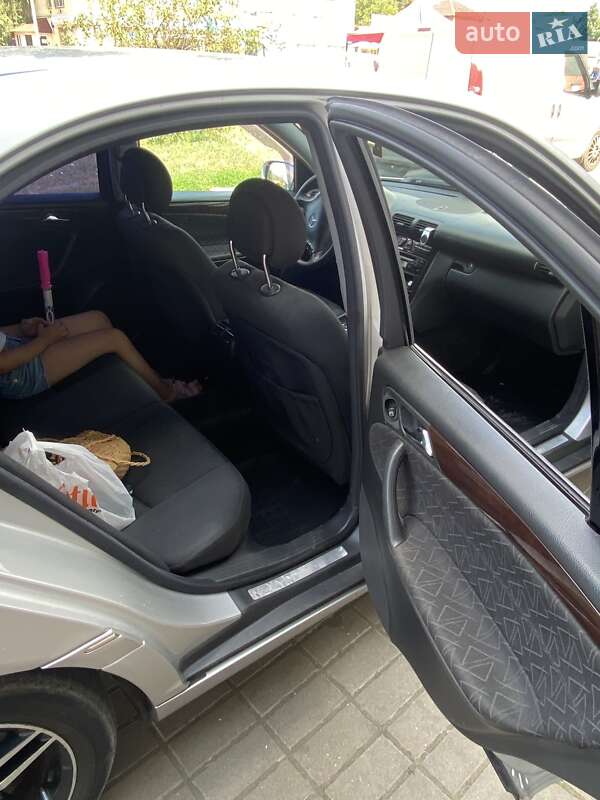 Седан Mercedes-Benz C-Class 2003 в Броварах