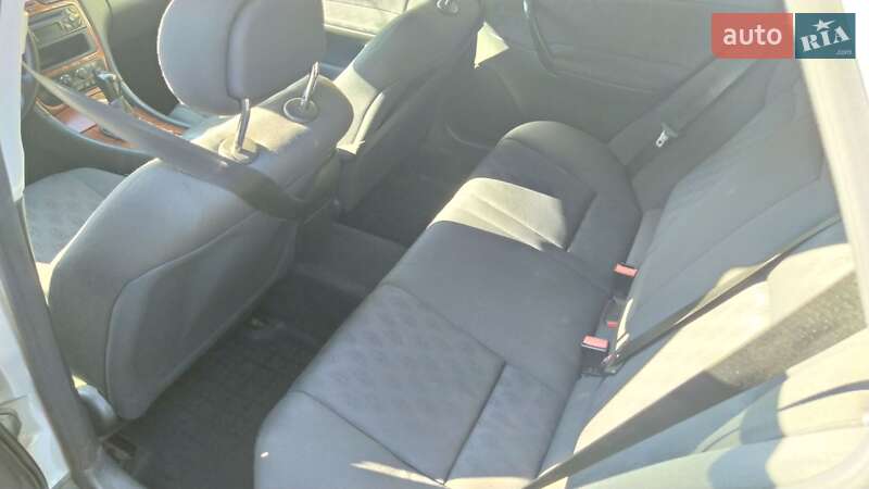 Универсал Mercedes-Benz C-Class 2002 в Ракитном