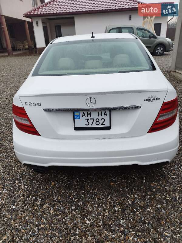 Седан Mercedes-Benz C-Class 2014 в Тячеве