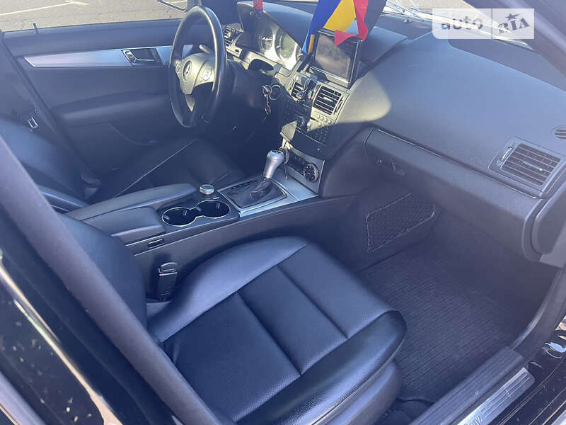 Седан Mercedes-Benz C-Class 2008 в Николаеве