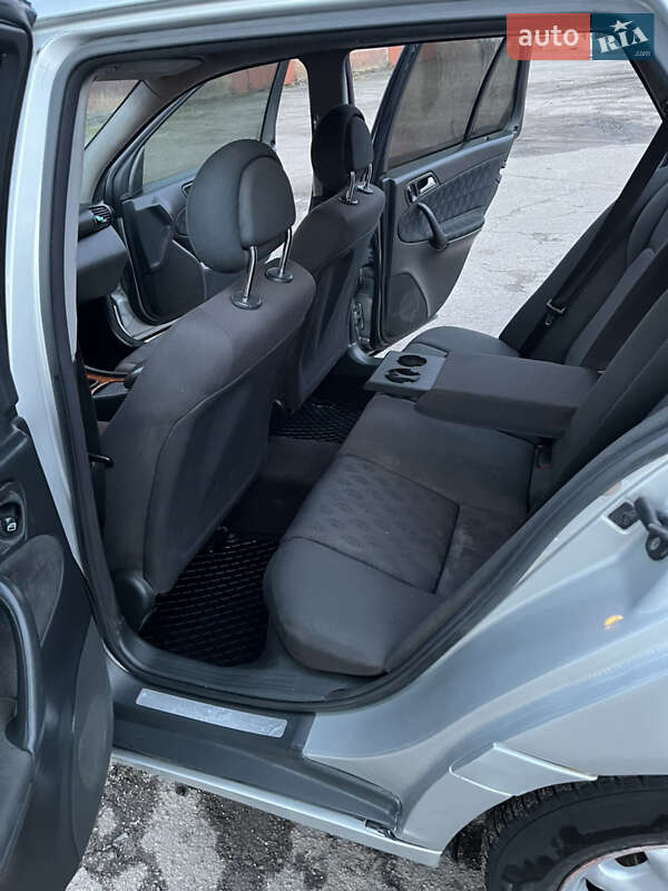 Универсал Mercedes-Benz C-Class 2001 в Рокитном