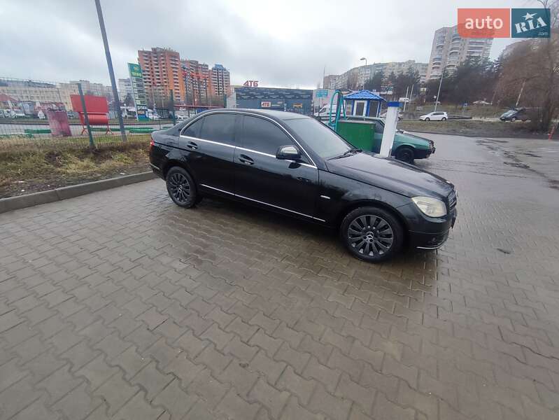 Седан Mercedes-Benz C-Class 2007 в Обухове