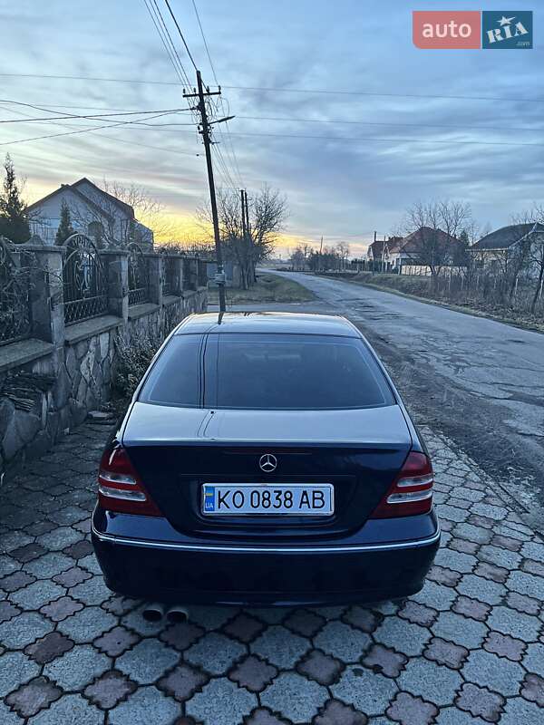 Седан Mercedes-Benz C-Class 2001 в Ужгороде фото 2 Седан Mercedes-Benz C-Class 2001 в Ужгороде