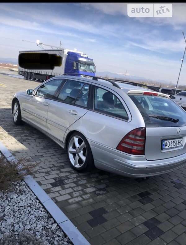 Универсал Mercedes-Benz C-Class 2003 в Хусте