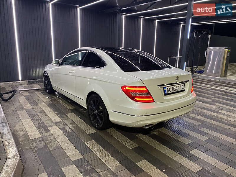 Купе Mercedes-Benz C-Class 2011 в Ужгороде