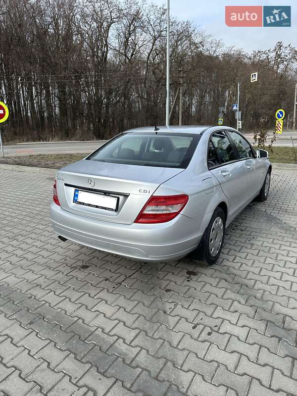 Седан Mercedes-Benz C-Class 2010 в Виннице