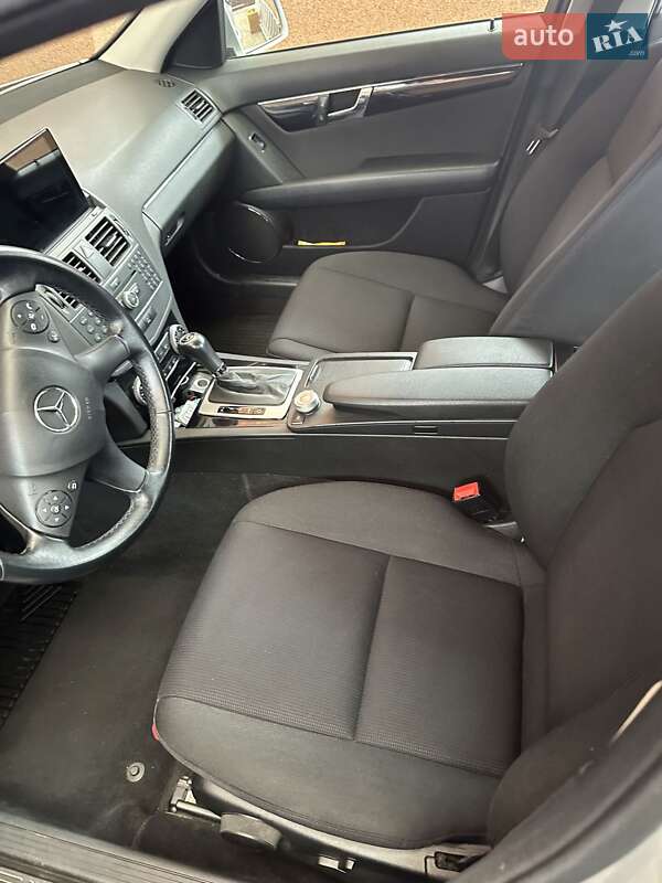 Седан Mercedes-Benz C-Class 2010 в Виннице