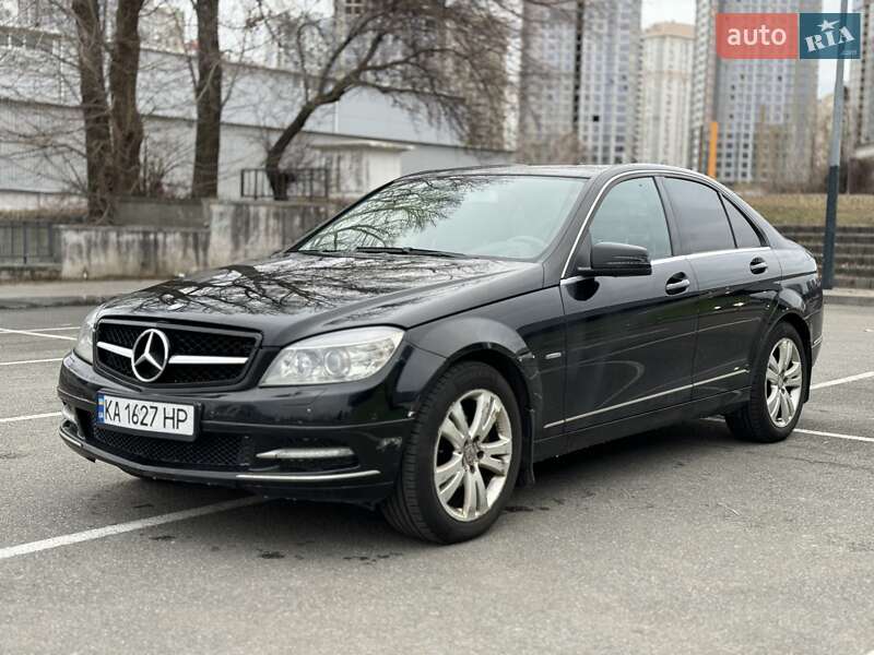 Седан Mercedes-Benz C-Class 2010 в Киеве