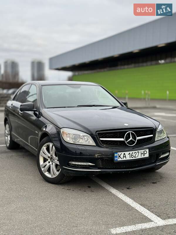 Седан Mercedes-Benz C-Class 2010 в Киеве