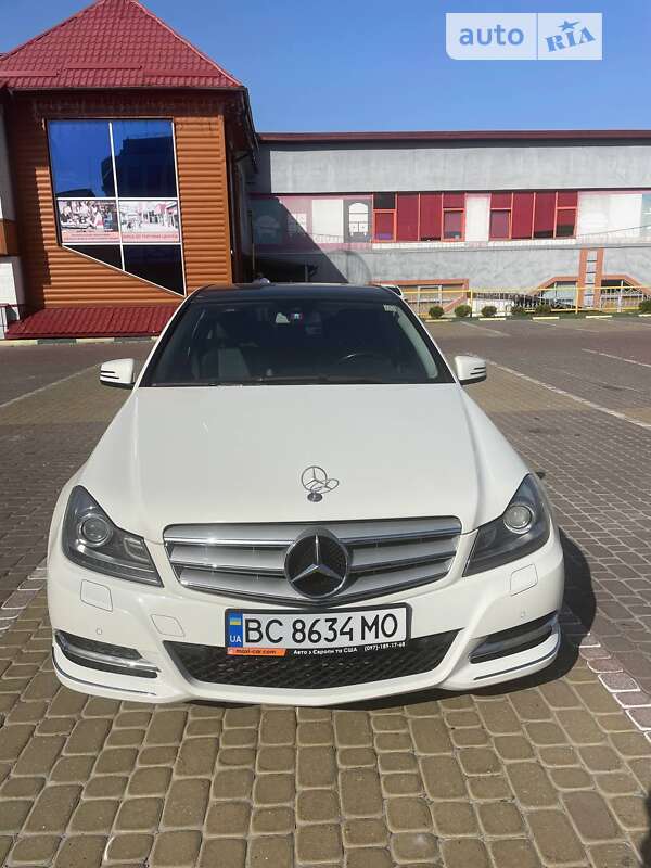 Седан Mercedes-Benz C-Class 2012 в Львове