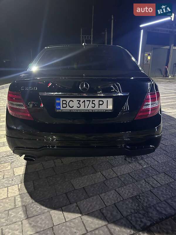 Седан Mercedes-Benz C-Class 2013 в Львове
