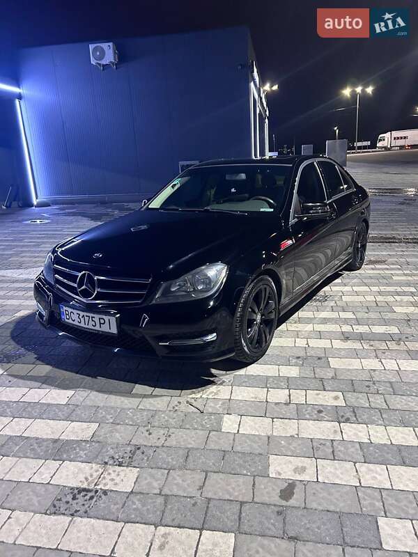 Седан Mercedes-Benz C-Class 2013 в Львове