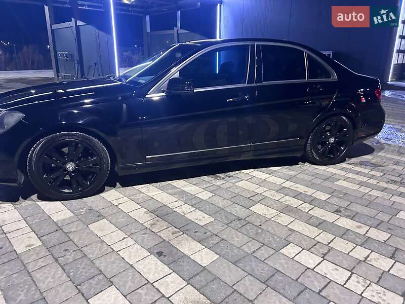 Седан Mercedes-Benz C-Class 2013 в Львове