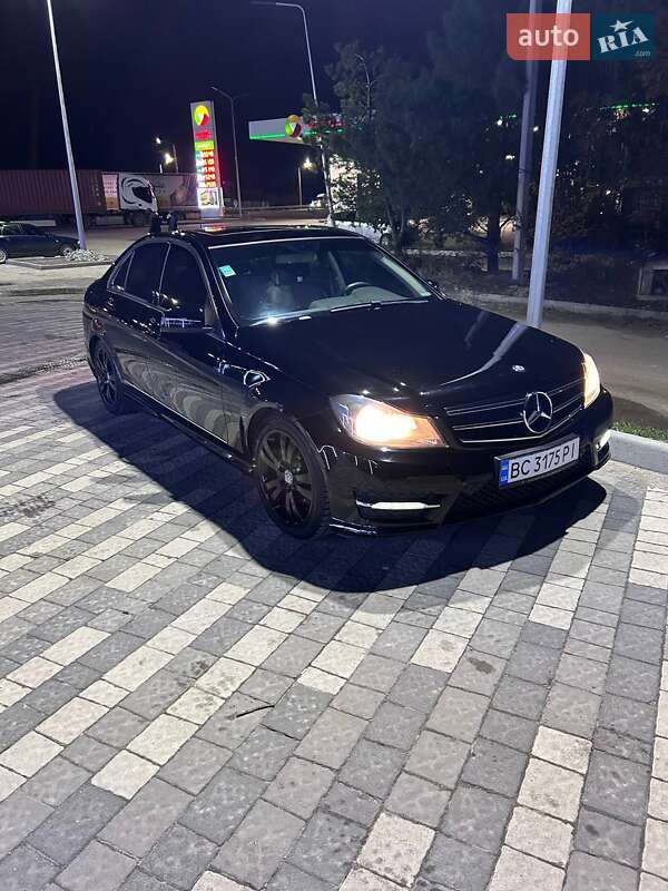 Седан Mercedes-Benz C-Class 2013 в Львове
