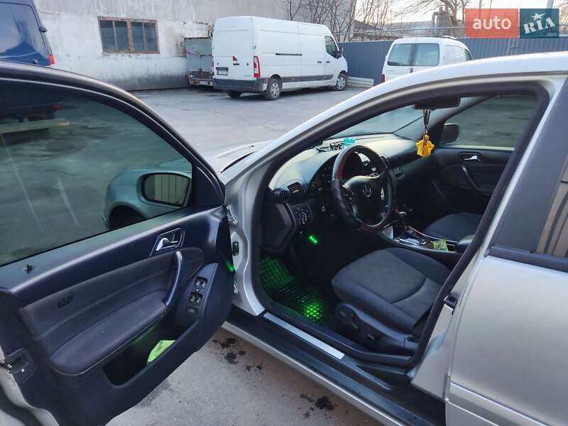 Седан Mercedes-Benz C-Class 2004 в Староконстантинове