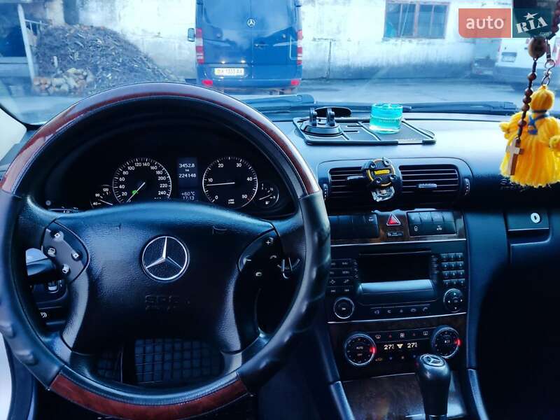 Седан Mercedes-Benz C-Class 2004 в Староконстантинове