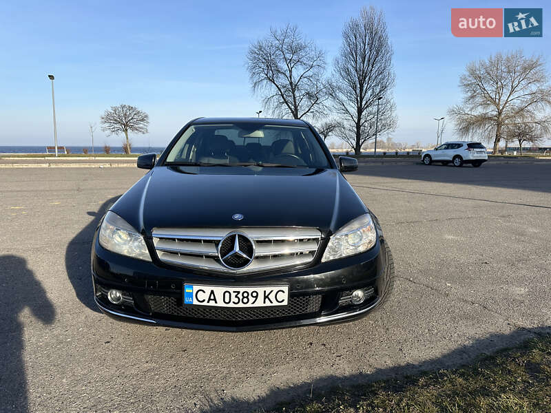Седан Mercedes-Benz C-Class 2010 в Черкассах