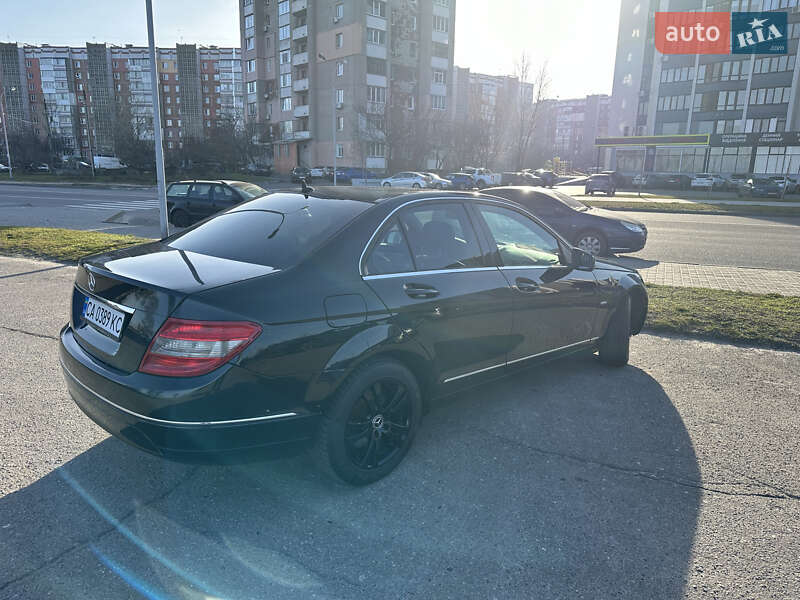Седан Mercedes-Benz C-Class 2010 в Черкассах