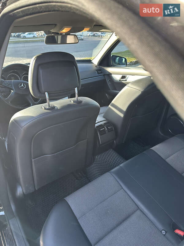 Седан Mercedes-Benz C-Class 2010 в Черкассах