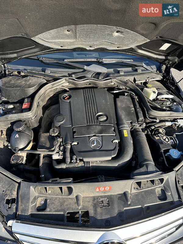 Седан Mercedes-Benz C-Class 2010 в Черкассах
