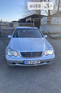 Седан Mercedes-Benz C-Class 2001 в Ровно