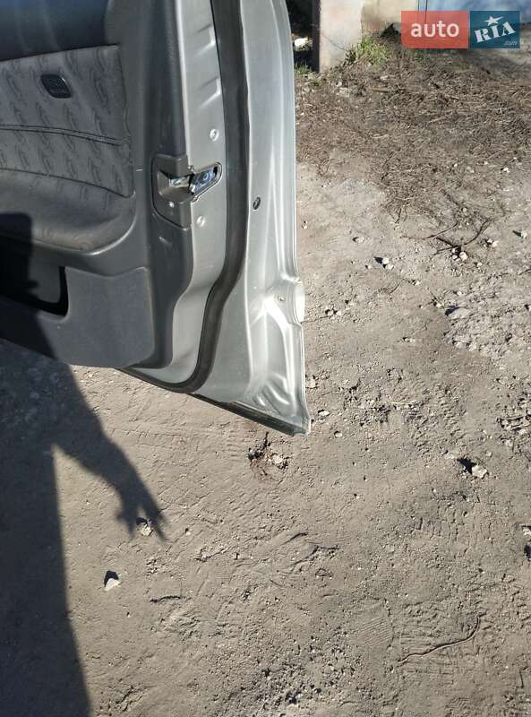 Седан Mercedes-Benz C-Class 2003 в Запорожье