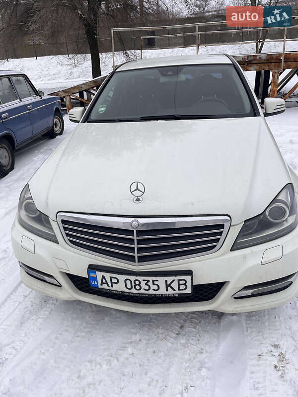 Mercedes-Benz C-Class 2011