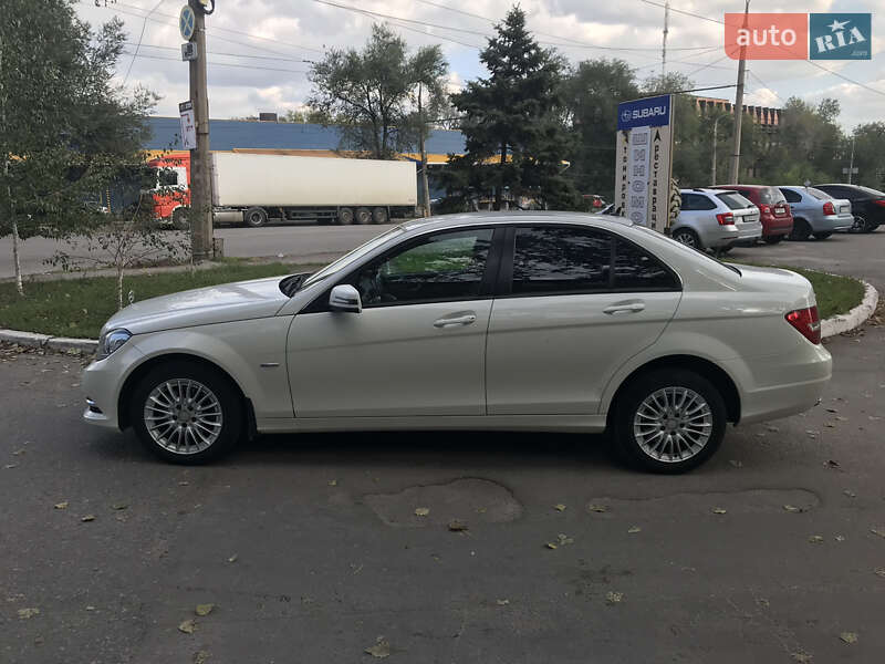 Седан Mercedes-Benz C-Class 2011 в Запорожье