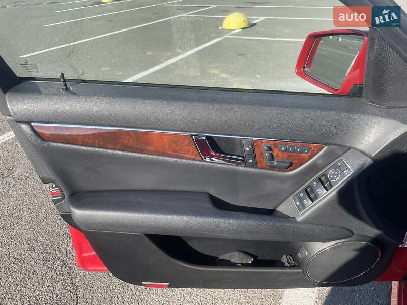 Седан Mercedes-Benz C-Class 2011 в Киеве