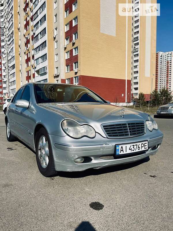 Седан Mercedes-Benz C-Class 2001 в Киеве