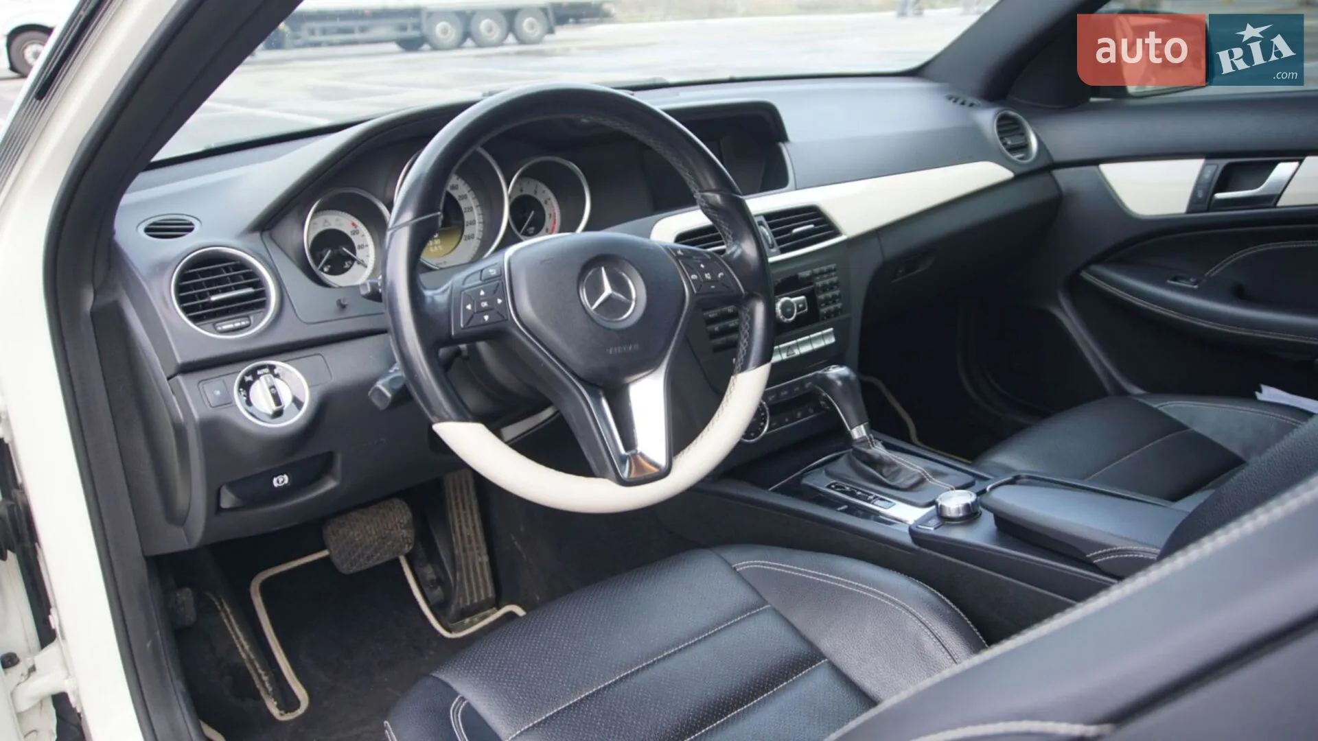 2011 Mercedes-Benz C-klasse - мініатюра 3