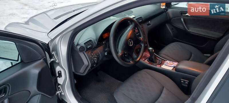 Седан Mercedes-Benz C-Class 2003 в Виннице