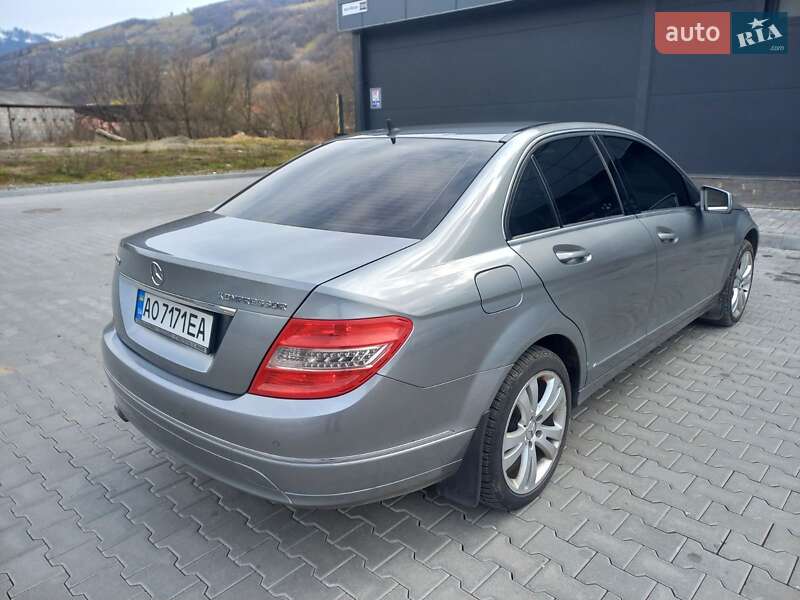 Седан Mercedes-Benz C-Class 2009 в Рахове