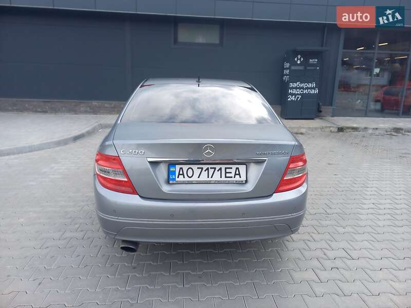 Седан Mercedes-Benz C-Class 2009 в Рахове