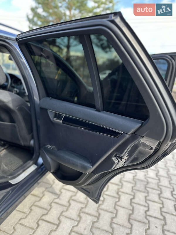 Универсал Mercedes-Benz C-Class 2008 в Ровно
