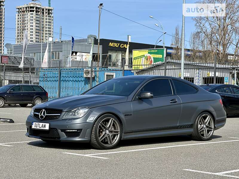 Купе Mercedes-Benz C-Class 2011 в Киеве