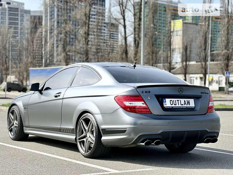 Купе Mercedes-Benz C-Class 2011 в Киеве