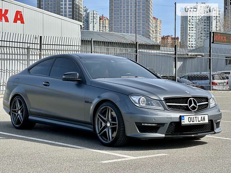 Купе Mercedes-Benz C-Class 2011 в Киеве