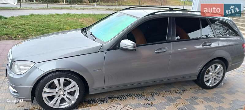 Универсал Mercedes-Benz C-Class 2010 в Тернополе