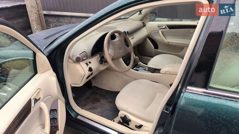 Седан Mercedes-Benz C-Class 2004 в Житомире