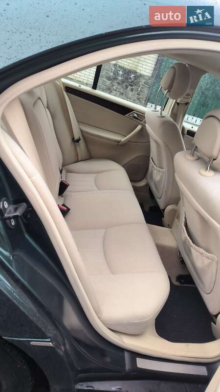Седан Mercedes-Benz C-Class 2004 в Житомире