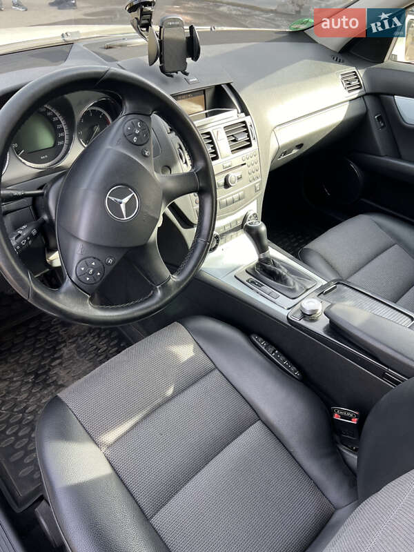 Універсал Mercedes-Benz C-Class 2010 в Шептицькому