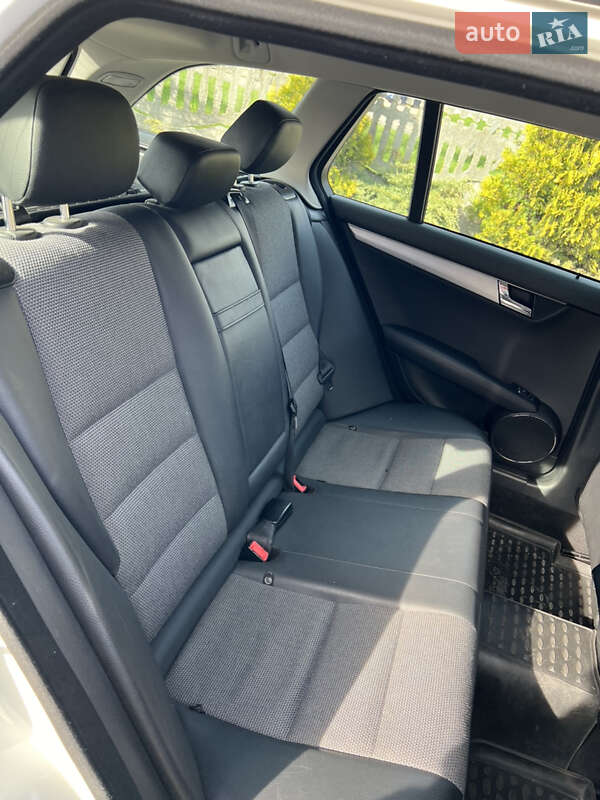 Універсал Mercedes-Benz C-Class 2010 в Шептицькому